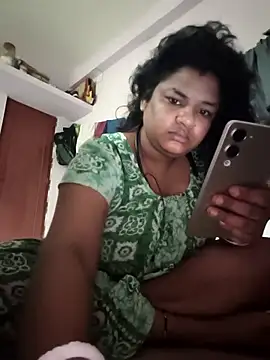 Deborbhavi222 online show from May 16, 2026, 10:58 am