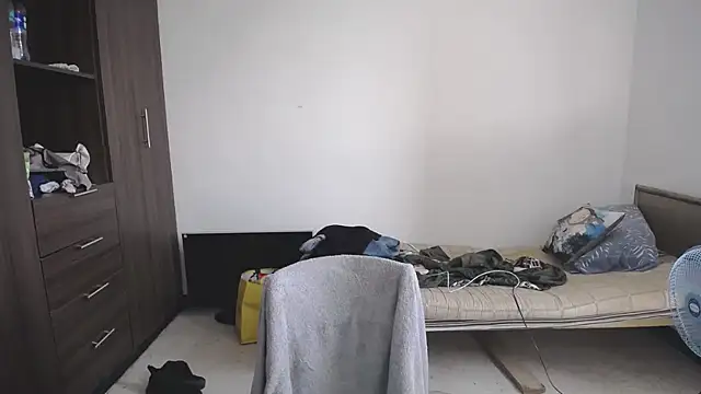 Snapshot of Mirage_Sertori chatting on April 4, 2026, 4:15 pm Mirage Sertori online show from April 4, 2026, 4:15 pm