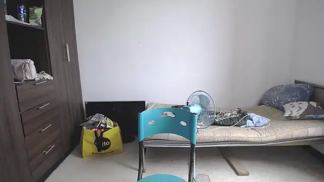 Snapshot of Mirage_Sertori chatting on April 7, 2026, 7:03 pm Mirage Sertori online show from April 7, 2026, 7:03 pm