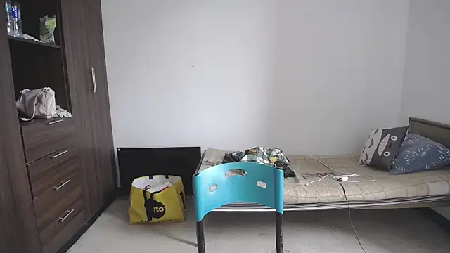 Snapshot of Mirage_Sertori chatting on April 8, 2026, 7:14 pm Mirage Sertori online show from April 8, 2026, 7:14 pm