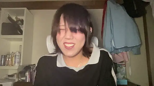 nuu1 221 online show from September 28, 2025, 8:47 pm