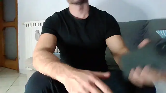 giovan2020 online show from November 8, 2025, 4:51 pm