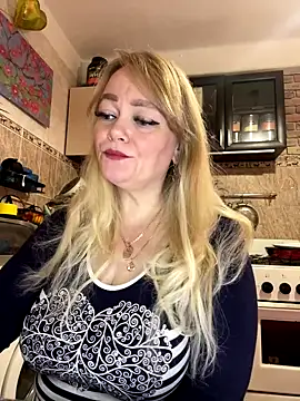 Snapshot of Sweet-blonde chatting on October 14, 2025, 11:33 am Sweet-blonde online show from October 14, 2025, 11:33 am