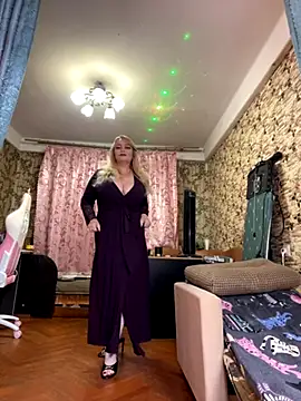 Snapshot of Sweet-blonde chatting on October 28, 2025, 5:59 pm Sweet-blonde online show from October 28, 2025, 5:59 pm