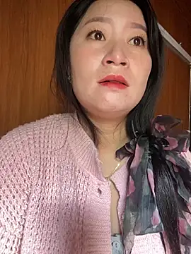 violet-00 online show from October 23, 2025, 12:43 am