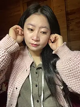 violet-00 online show from February 3, 2026, 1:37 am