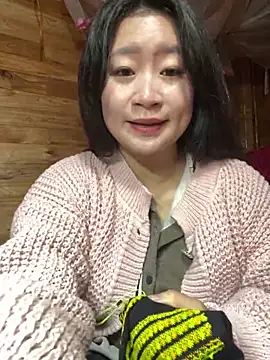 violet-00 online show from February 3, 2026, 2:53 am