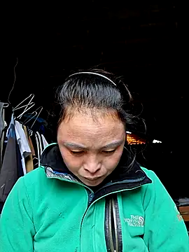 xuxulovezz online show from November 4, 2025, 12:32 am