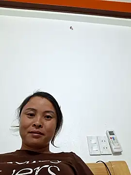 xuxulovezz online show from November 23, 2025, 10:26 am