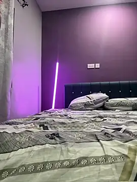 Zola Nooryi online show from September 30, 2025, 8:47 pm