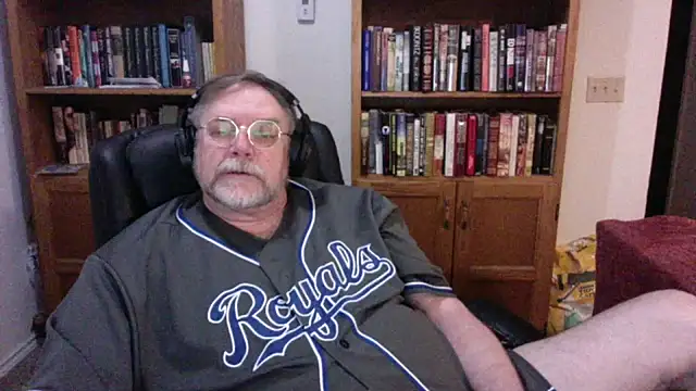 Vinyl22xh online show from March 15, 2026, 5:02 am