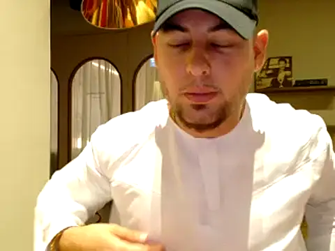 Snapshot of maximus888A chatting on September 23, 2025, 4:21 pm maximus888A online show from September 23, 2025, 4:21 pm