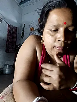 Snapshot of reya743 chatting on September 25, 2025, 5:44 am reya743 online show from September 25, 2025, 5:44 am