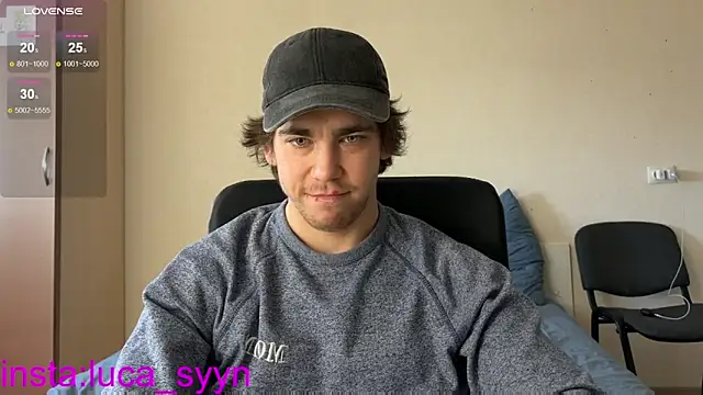 Snapshot of luca_syn chatting on October 8, 2025, 7:17 am luca syn online show from October 8, 2025, 7:17 am
