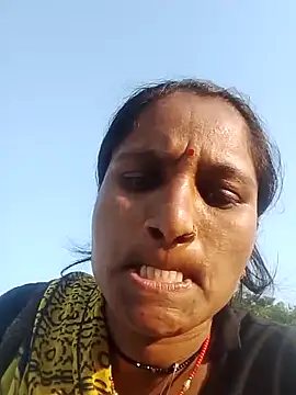 Snapshot of Pooja6060 chatting on October 18, 2025, 10:49 am Pooja6060 online show from October 18, 2025, 10:49 am