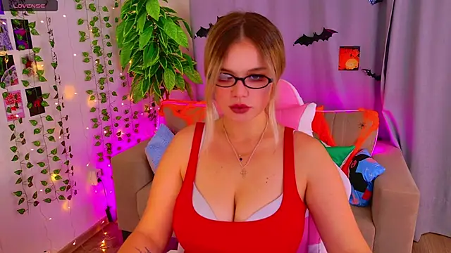 KellyHayden online show from October 26, 2025, 3:29 pm