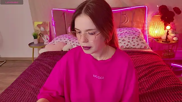 KellyHayden online show from February 14, 2026, 5:43 pm