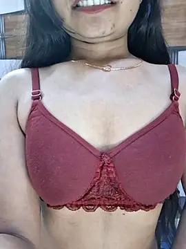 Snapshot of Soni_cute86526 chatting on February 3, 2026, 6:22 am Soni cute86526 online show from February 3, 2026, 6:22 am