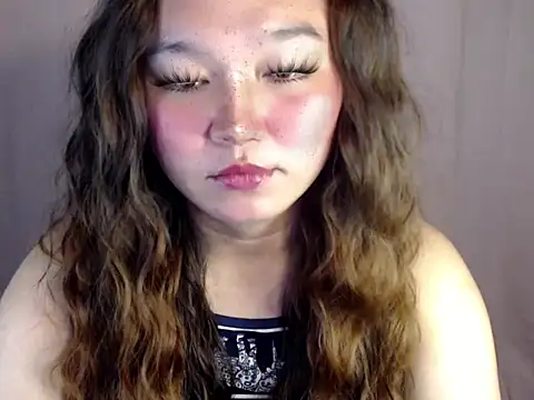 Eyes-on-me online show from November 3, 2025, 12:57 am