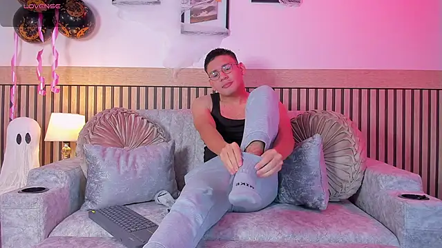 Snapshot of marcuswildx chatting on October 10, 2025, 11:09 am marcuswildx online show from October 10, 2025, 11:09 am