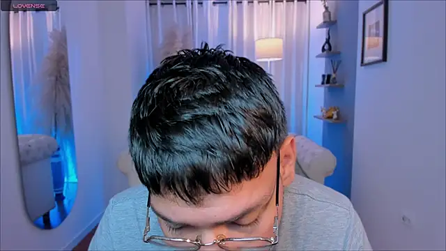 Snapshot of marcuswildx chatting on November 21, 2025, 2:05 pm marcuswildx online show from November 21, 2025, 2:05 pm