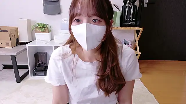 Snapshot of saku_sakura_ chatting on October 6, 2025, 1:08 pm saku sakura  online show from October 6, 2025, 1:08 pm