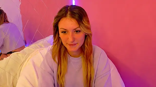 Snapshot of Anaayss_ chatting on October 1, 2025, 5:13 am Anaayss  online show from October 1, 2025, 5:13 am