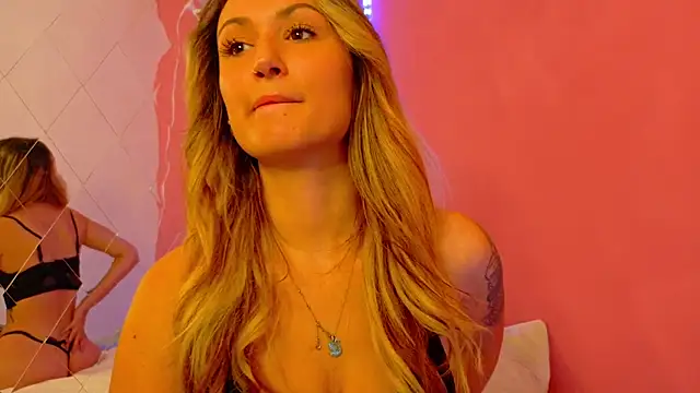 Snapshot of Anaayss_ chatting on October 10, 2025, 5:28 am Anaayss  online show from October 10, 2025, 5:28 am