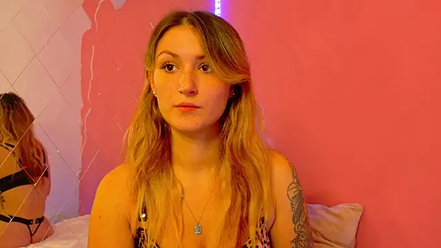 Snapshot of Anaayss_ chatting on October 21, 2025, 4:35 am Anaayss  online show from October 21, 2025, 4:35 am