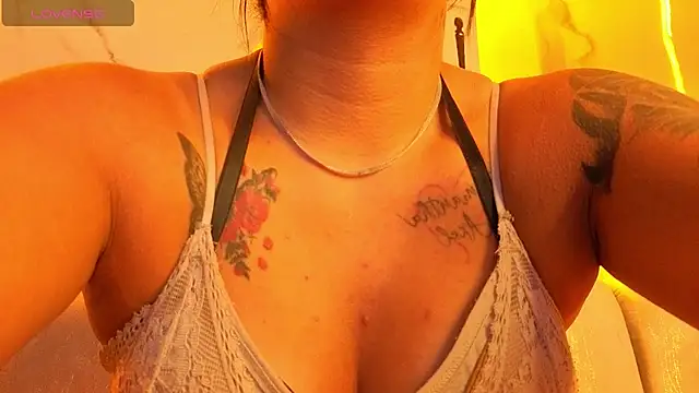 Samy Queen Tx online show from October 15, 2025, 3:12 pm