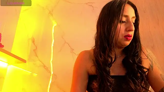 Samy Queen Tx online show from October 22, 2025, 7:57 pm