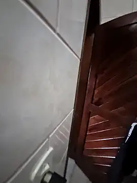 Preto18cmssa online show from February 11, 2026, 7:41 pm