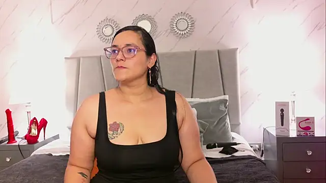 Michell Monet online show from April 17, 2026, 12:08 pm