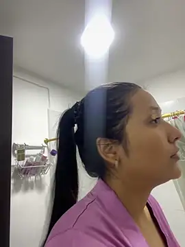 IsabellaJoness  online show from October 27, 2025, 10:08 am