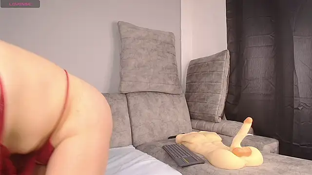 Isisharrison online show from October 31, 2025, 10:22 pm