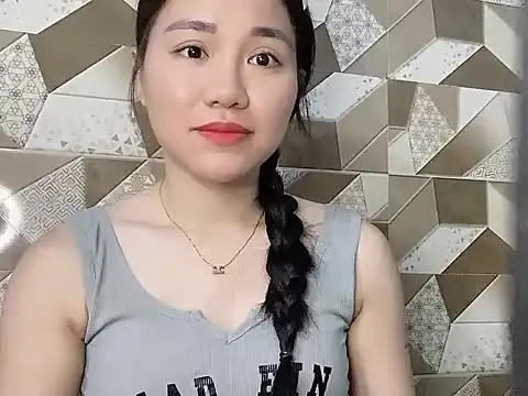 Snapshot of Ara4865 chatting on October 1, 2025, 4:18 am Ara4865 online show from October 1, 2025, 4:18 am