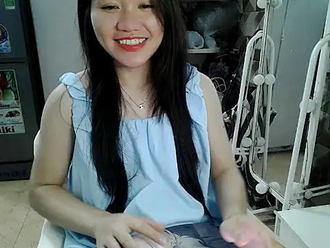 Snapshot of Ara4865 chatting on October 8, 2025, 4:37 pm Ara4865 online show from October 8, 2025, 4:37 pm