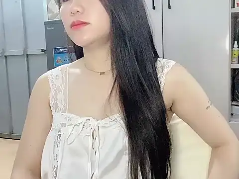 Snapshot of Ara4865 chatting on October 11, 2025, 2:04 pm Ara4865 online show from October 11, 2025, 2:04 pm