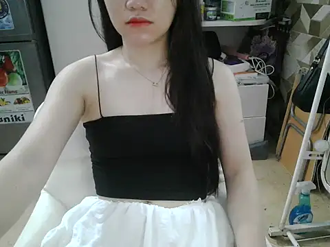 Snapshot of Ara4865 chatting on October 16, 2025, 8:15 am Ara4865 online show from October 16, 2025, 8:15 am