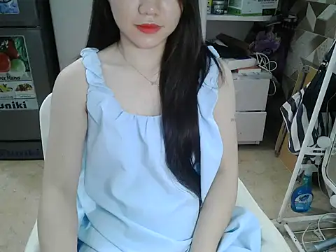 Snapshot of Ara4865 chatting on October 17, 2025, 4:53 pm Ara4865 online show from October 17, 2025, 4:53 pm