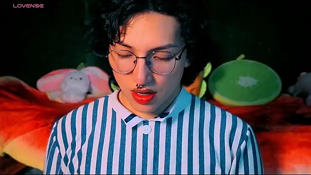 Snapshot of -BlueOpal- chatting on November 1, 2025, 7:27 pm -BlueOpal- online show from November 1, 2025, 7:27 pm