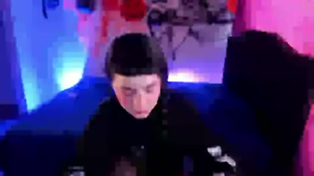 kitty  chs online show from October 29, 2025, 12:29 pm