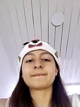 lala clark online show from December 19, 2025, 8:27 pm