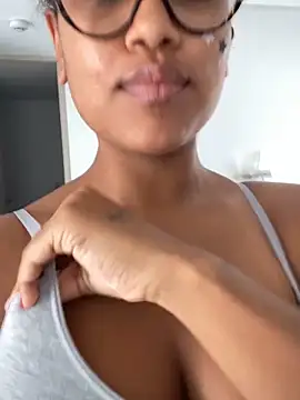 miiabrown18 online show from November 9, 2025, 7:23 pm