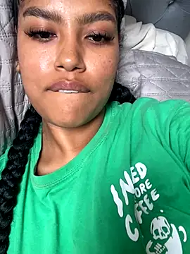 miiabrown18 online show from November 16, 2025, 2:44 pm