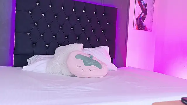 Kataaleya  12 online show from November 8, 2025, 11:54 am