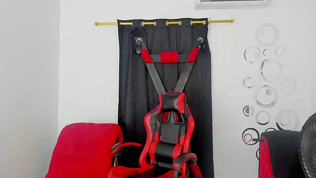 Snapshot of Skarleth_Latin chatting on October 2, 2025, 12:12 pm Skarleth Latin online show from October 2, 2025, 12:12 pm