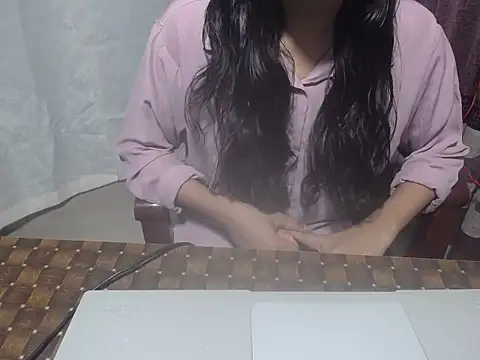 Snapshot of henakhan32 chatting on October 6, 2025, 5:27 am henakhan32 online show from October 6, 2025, 5:27 am