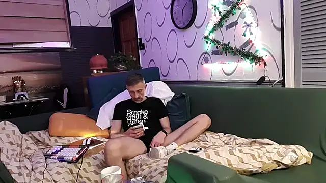 Snapshot of masc4mask_uk chatting on November 9, 2025, 6:12 am masc4mask uk online show from November 9, 2025, 6:12 am