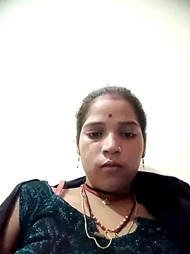 Snapshot of Mahek_love143 chatting on May 27, 2026, 1:24 am Mahek love143 online show from May 27, 2026, 1:24 am